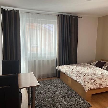 Apartmanovy Dom Adriana Apartman Bölényfalu Kültér fotó