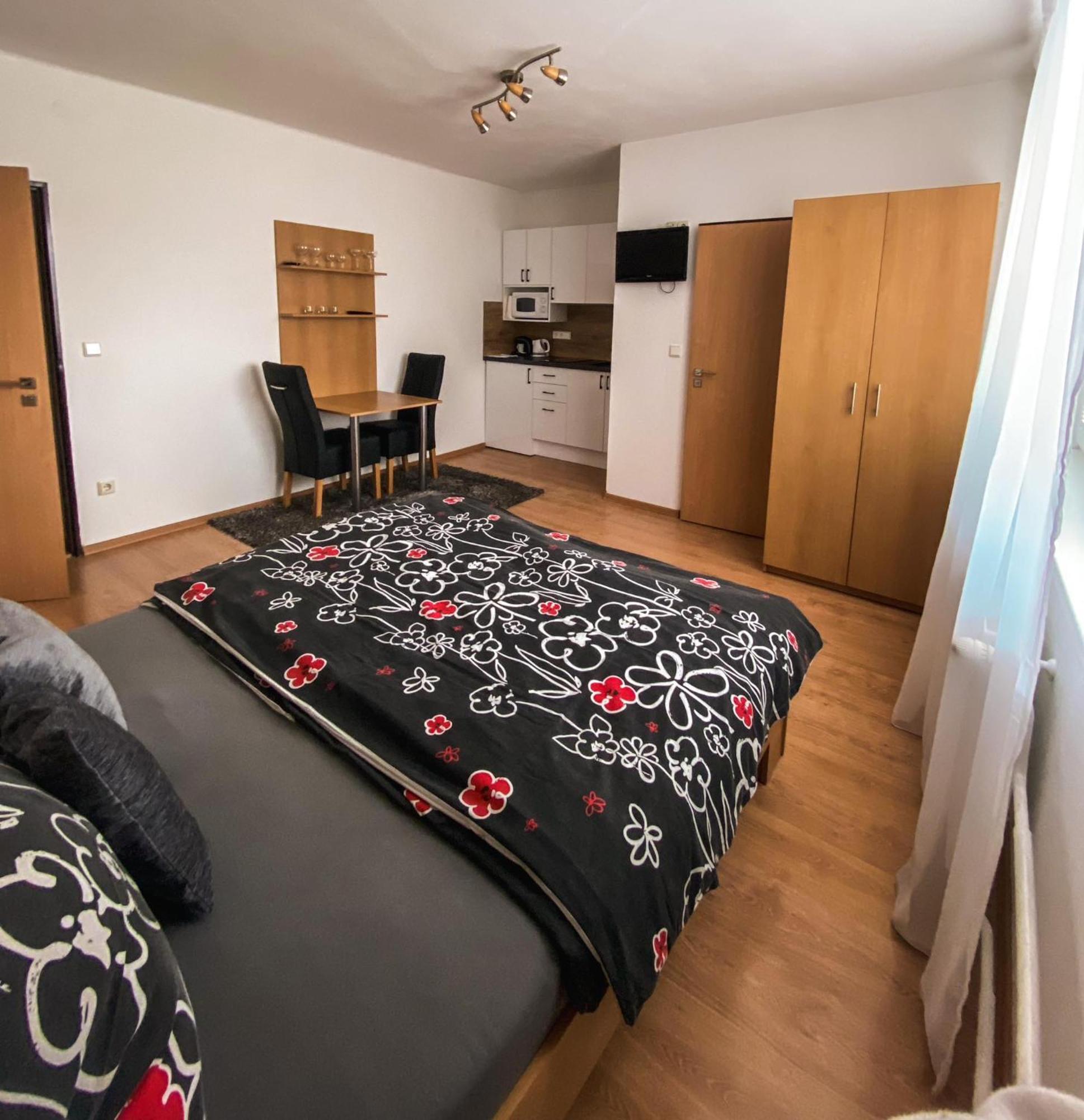 Apartmanovy Dom Adriana Bölényfalu Kültér fotó
