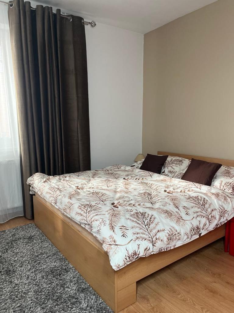 Apartmanovy Dom Adriana Apartman Bölényfalu Kültér fotó