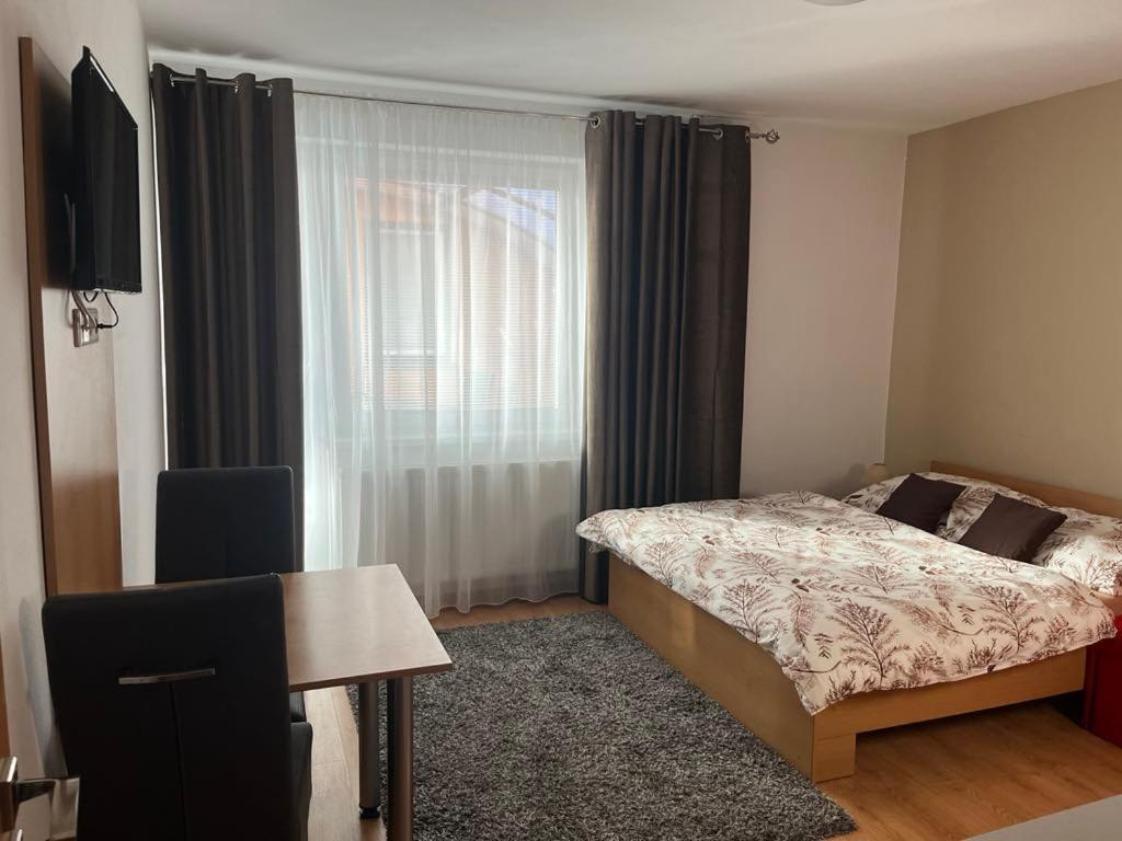 Apartmanovy Dom Adriana Apartman Bölényfalu Kültér fotó